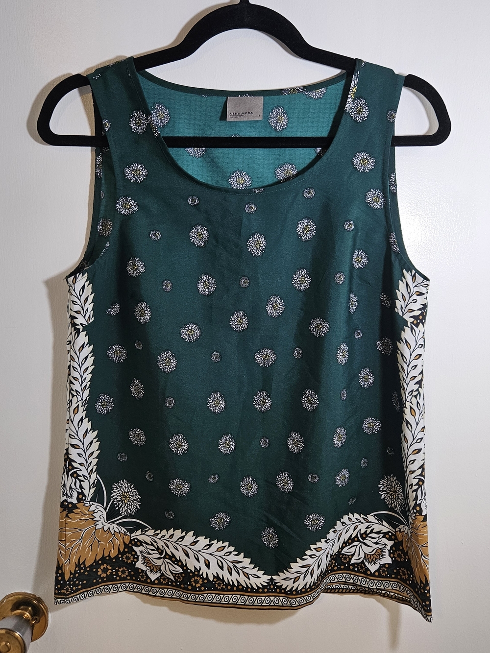 Vero Moda Green Printed Sleeveless Camisole with Cream & Tan Border